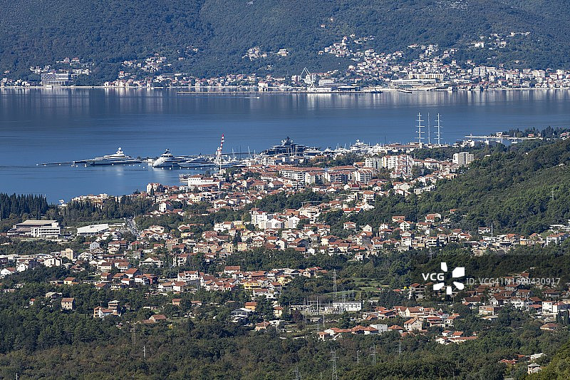 黑山蒂瓦特和科托尔湾的黑山港码头景观图片素材