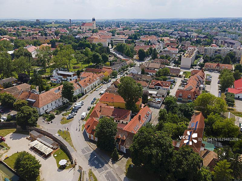 匈牙利科马罗姆-埃斯泰尔戈姆州塔塔市、托蒂斯、奥雷格湖航拍图片素材