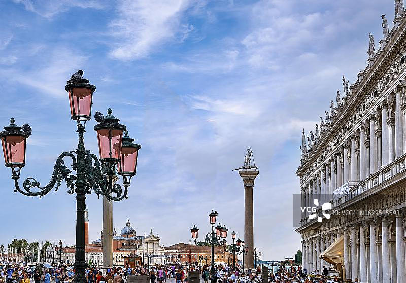 意大利威尼斯圣马可广场夜景图片素材