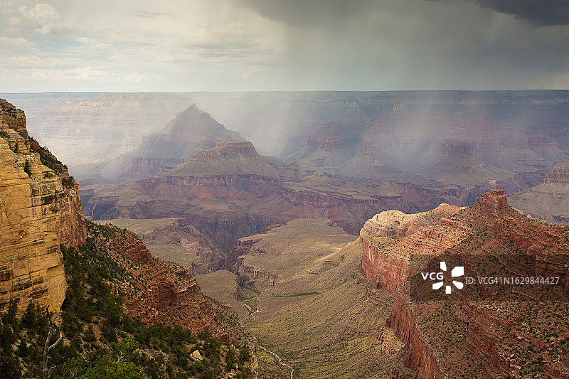 大峡谷的风暴图片素材