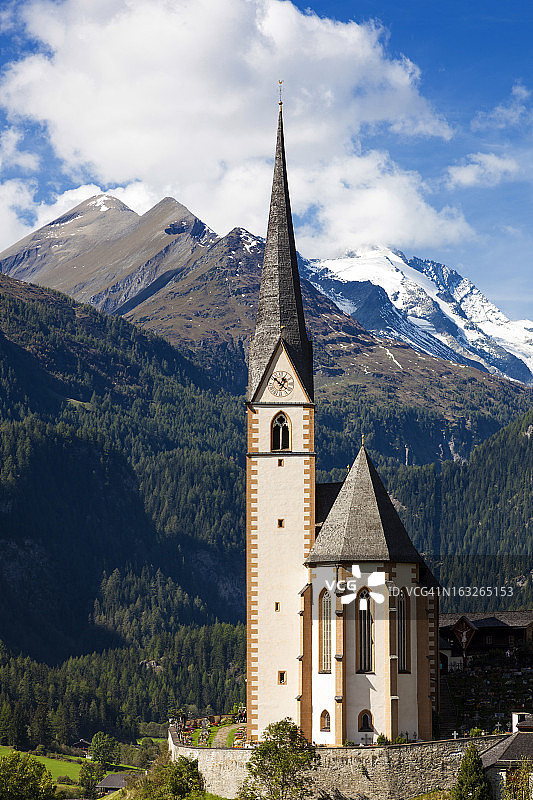 阿尔卑斯山海利根布卢特著名教堂图片素材