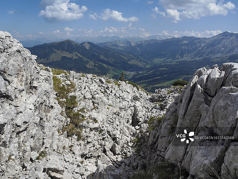 恩特勒布赫教科文组织生物圈保护区Schrattenfluh或Schrattenflue被侵蚀的冲沟图片素材