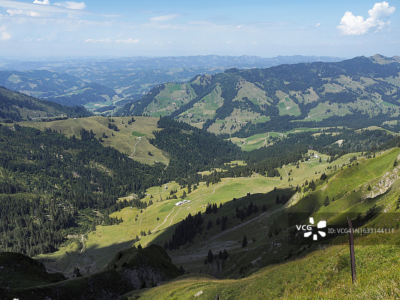 从施拉滕弗卢观看辛德拜特纳尔卑图片素材
