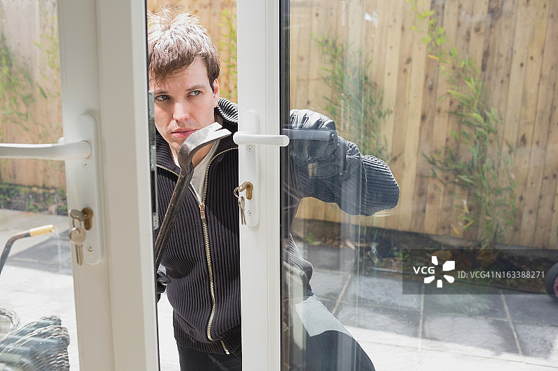 入室盗窃图片素材