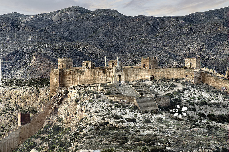 西班牙安达卢西亚阿尔梅里亚圣克里斯托瓦尔山上的杰伊兰墙图片素材