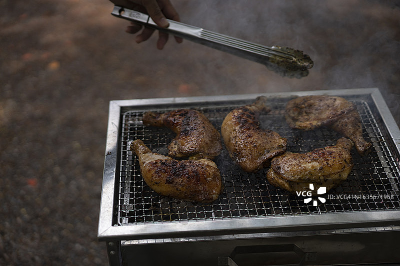 户外烤鸡图片素材