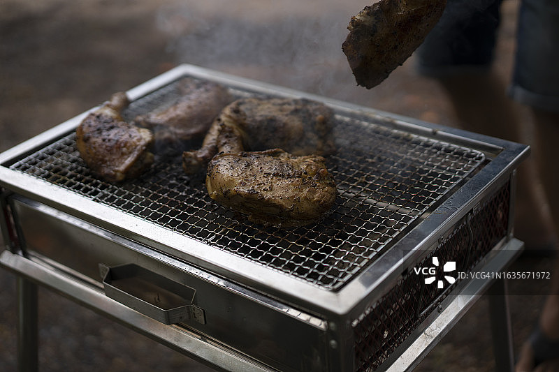 户外烤鸡图片素材