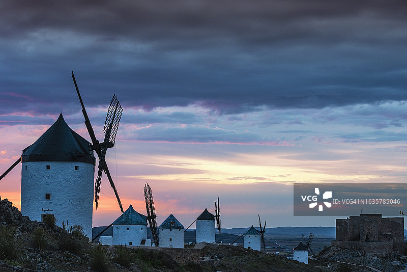 孔苏埃格拉的风车图片素材