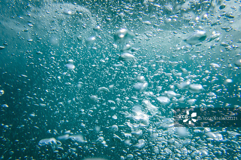 海中的气泡图片素材