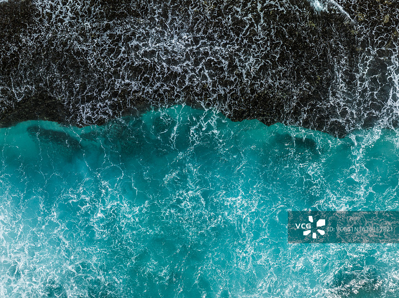 澳大利亚西澳大利亚埃斯佩兰斯，南大洋裸露岩层无人机拍摄图片素材