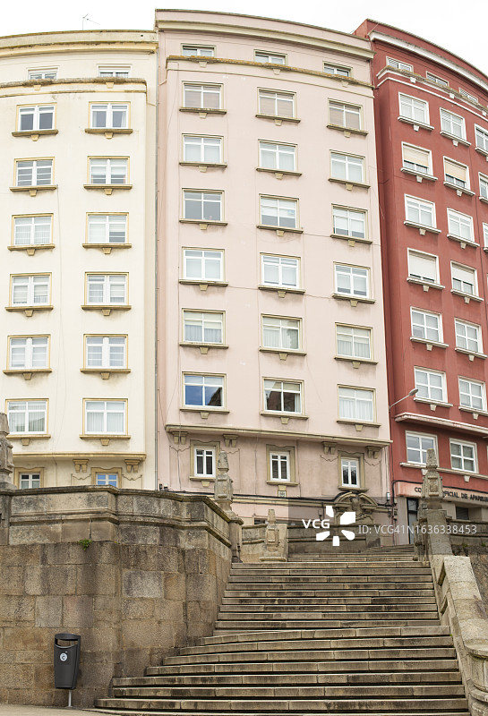 台阶和彩色建筑图片素材