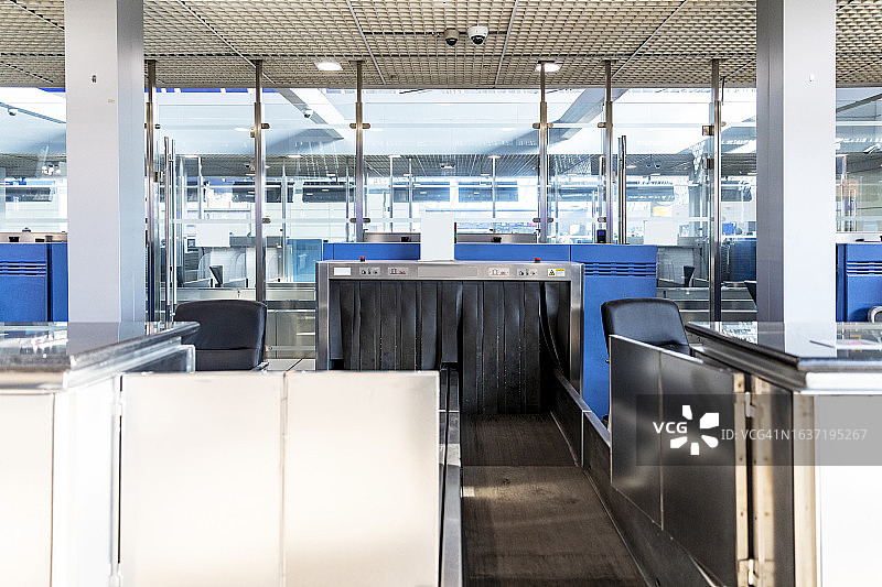 机场办理登机柜台图片素材