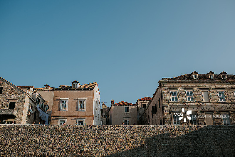 杜布罗夫尼克房屋的低角度视图图片素材