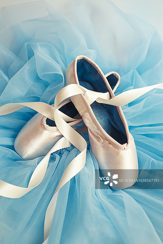 浅蓝色芭蕾图片素材