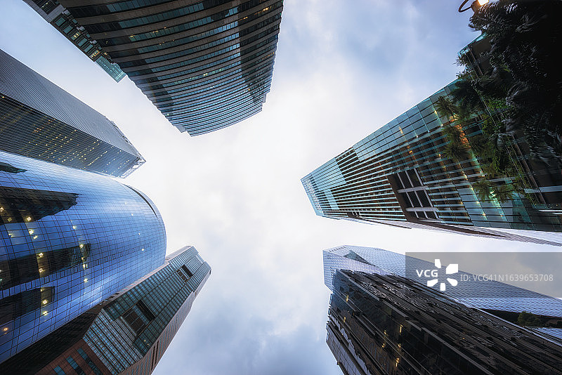 建筑仰视图图片素材