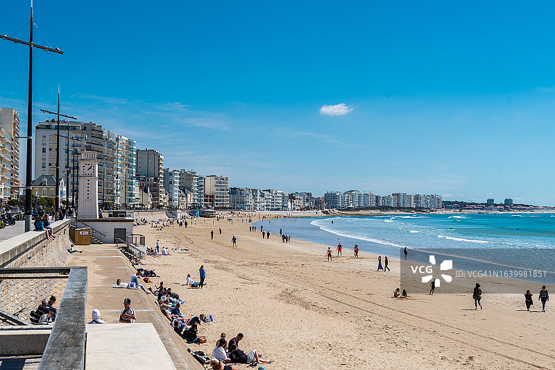 莱萨布勒多洛讷海滩图片素材