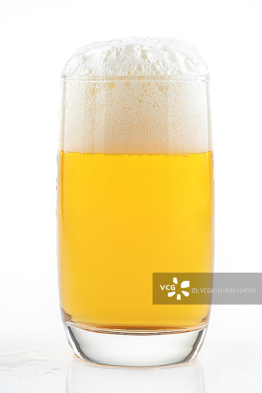 一杯啤酒的特写图片素材