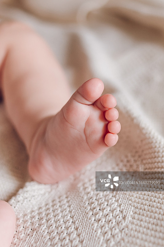 新生儿的小腿图片素材