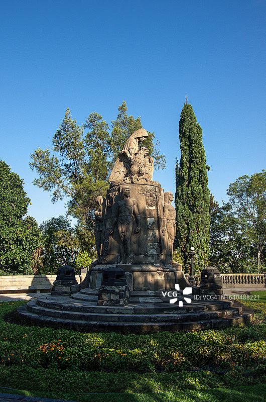 查普尔特佩克公园，祖国纪念碑与凉亭花园图片素材