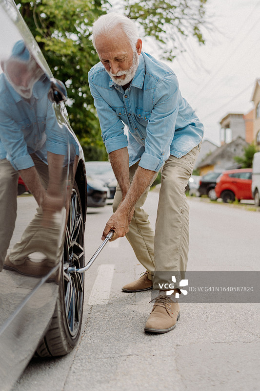 轮胎漏气图片素材