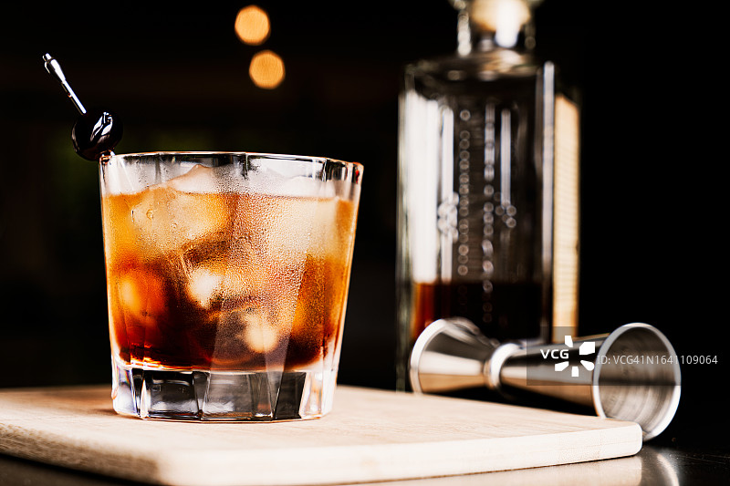 曼哈顿鸡尾酒图片素材