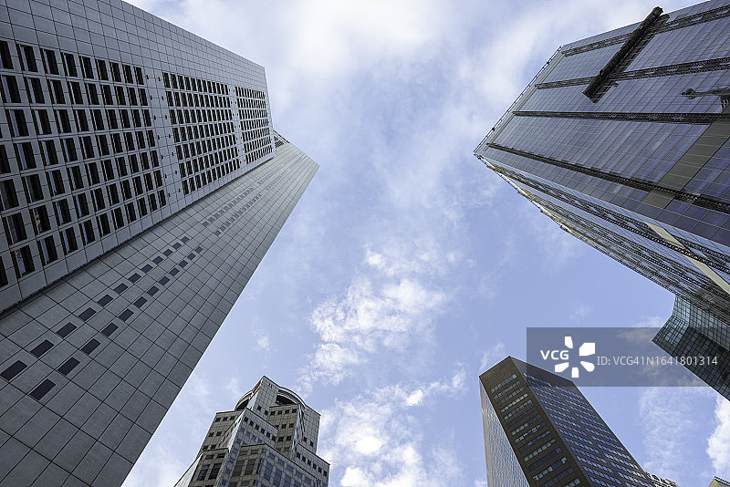 新加坡金融区摩天大楼（白天，低角度）图片素材