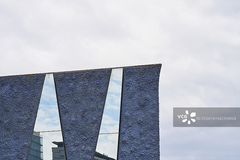 巴塞罗那城市论坛大厦的屋顶外观（正面）图片素材