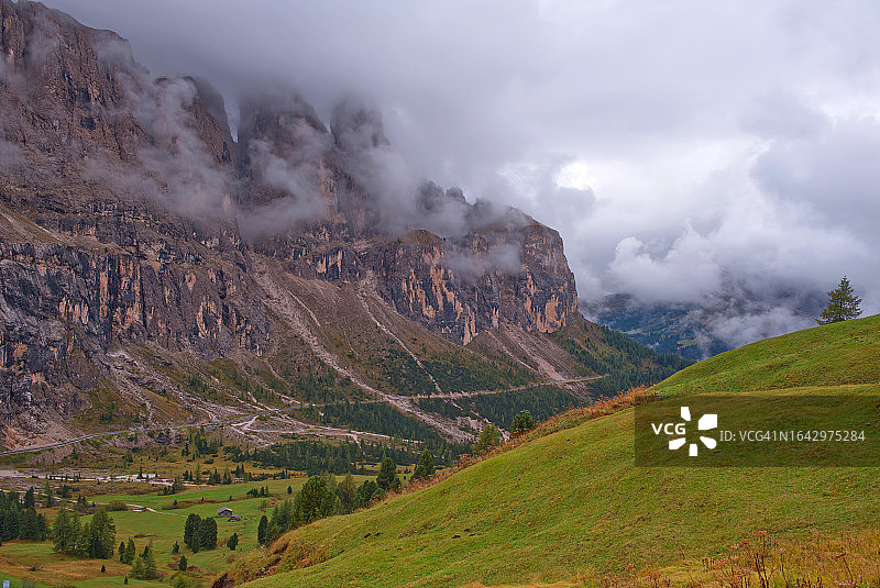 加尔代纳山口和塞拉山脉图片素材