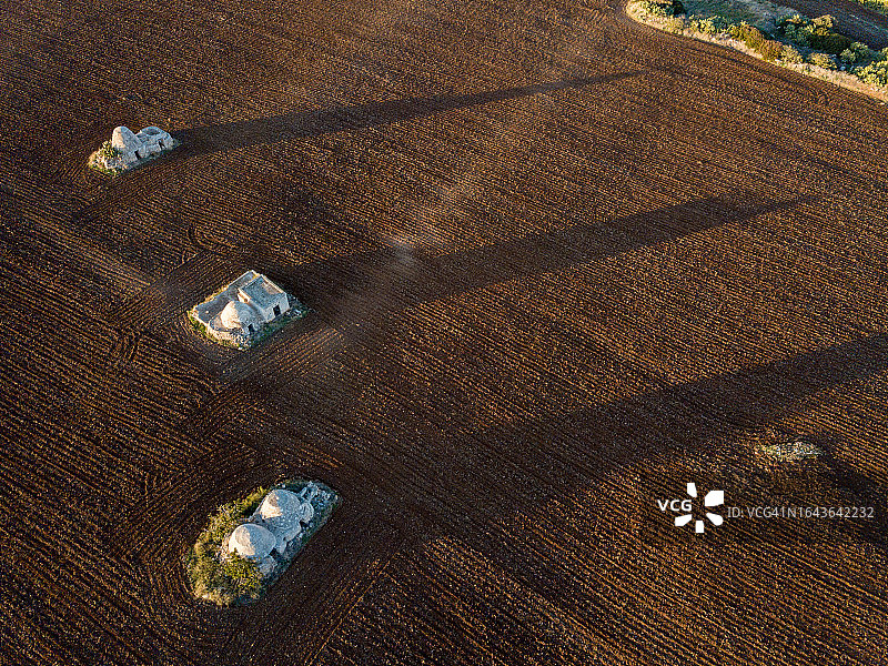 普利亚的耕地与特鲁利图片素材