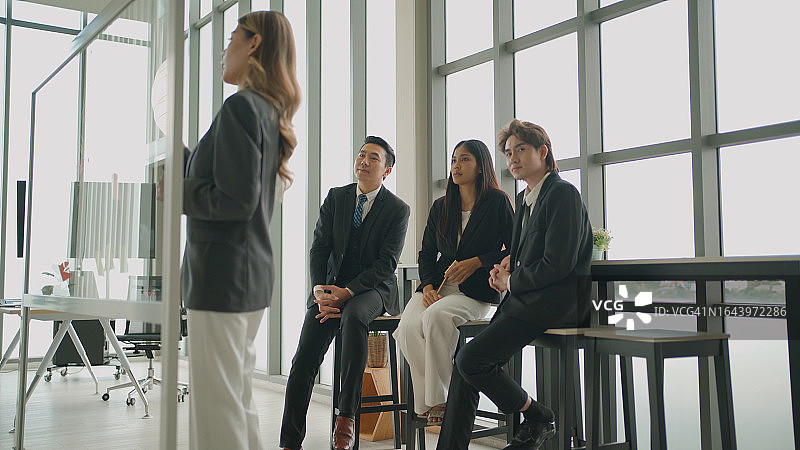 办公室会议图片素材