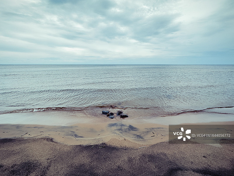 沙滩上的阴天图片素材