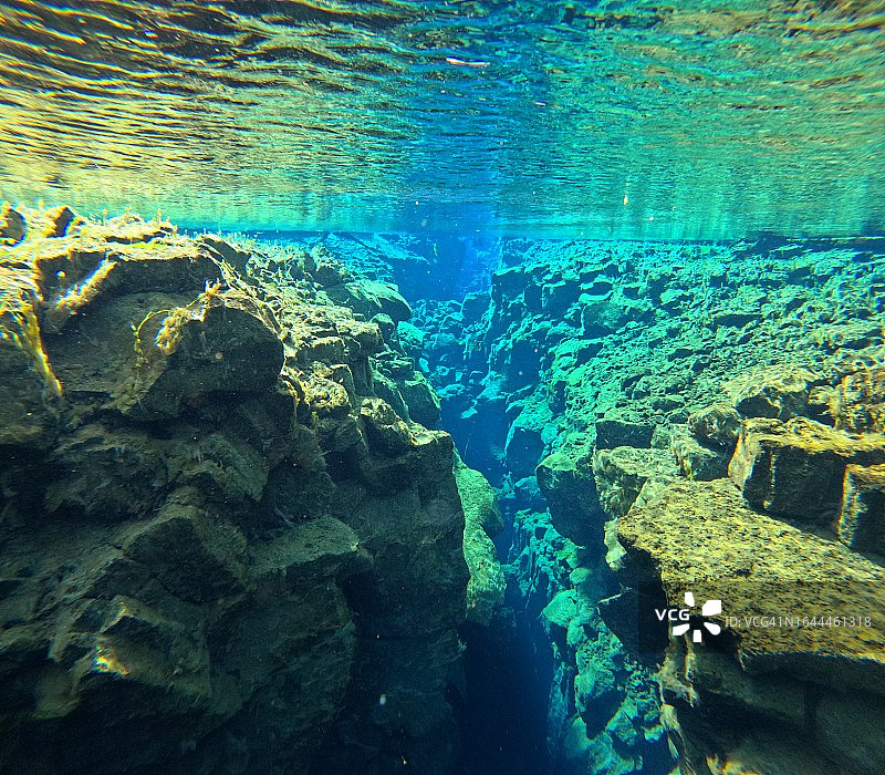 丝浮拉裂缝图片素材