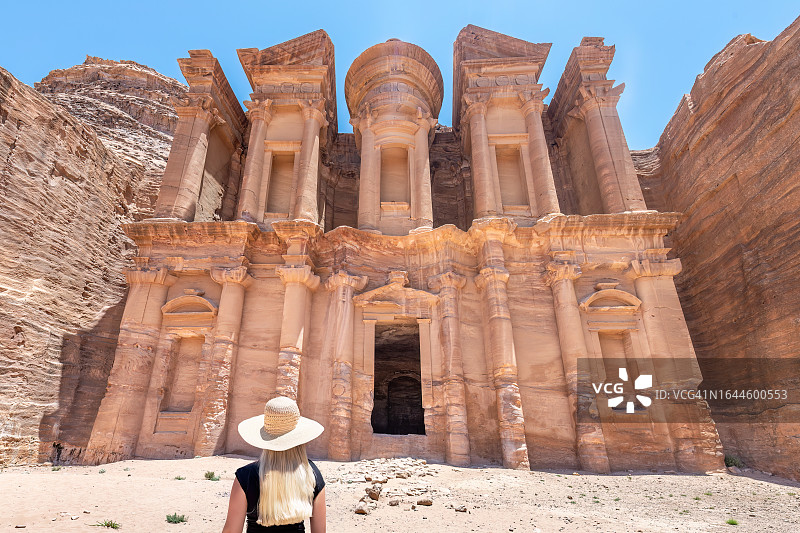 约旦佩特拉修道院图片素材