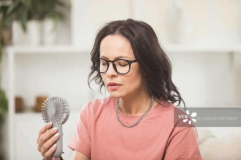 更年期妇女潮热图片素材