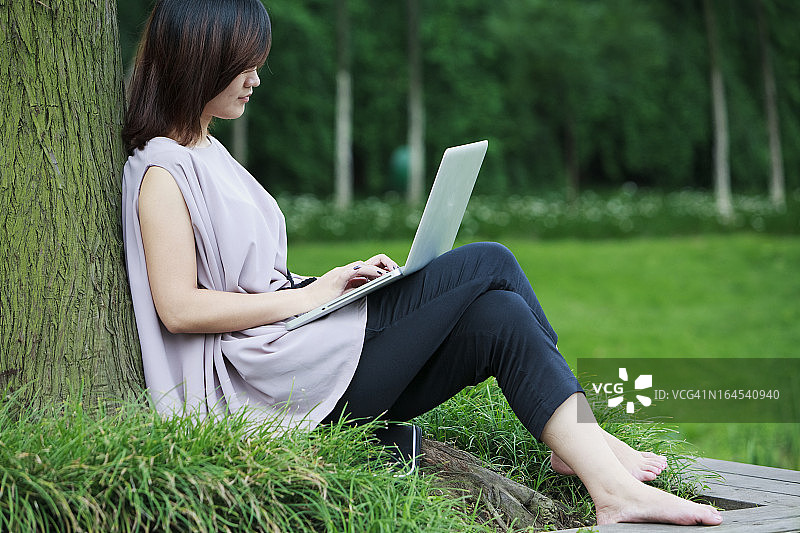 中国女商人肖像图片素材