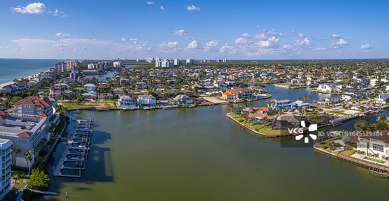 那不勒斯沿海社区海滨住宅全景图片素材