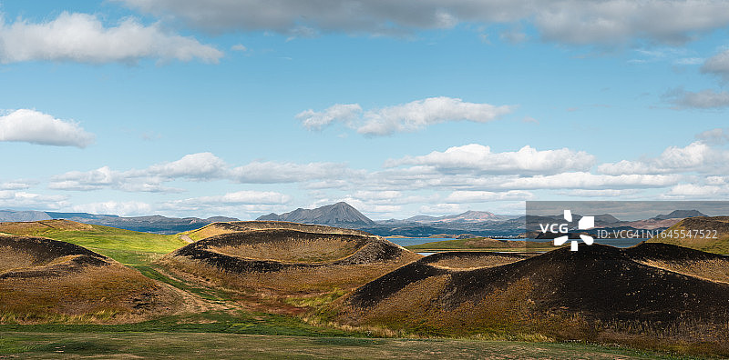 冰岛米湖的火山陨石坑图片素材
