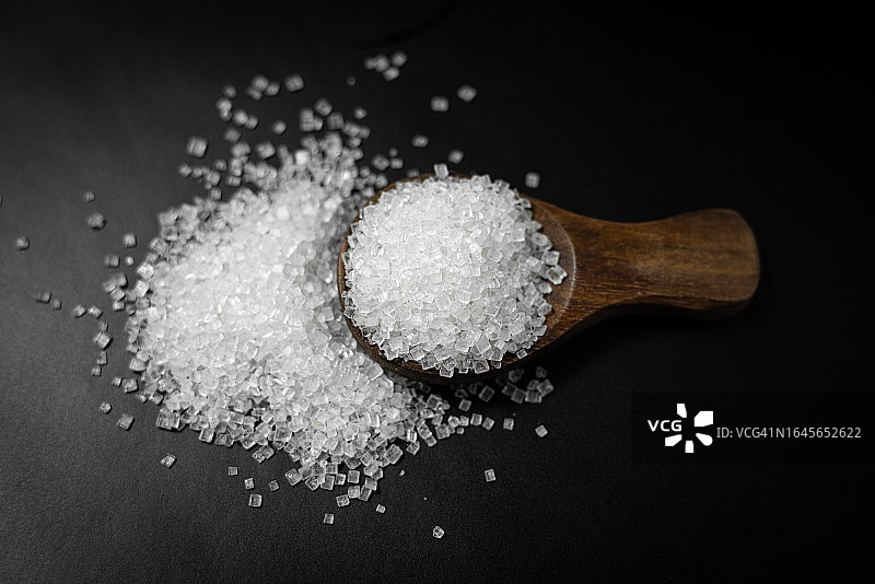 木勺中的颗粒状糖图片素材