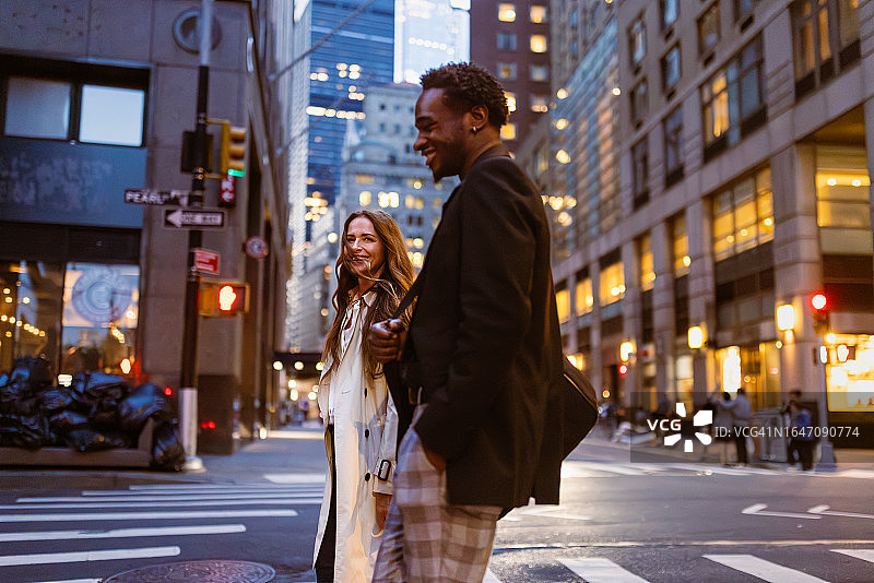 同事们在华尔街区域奔波图片素材