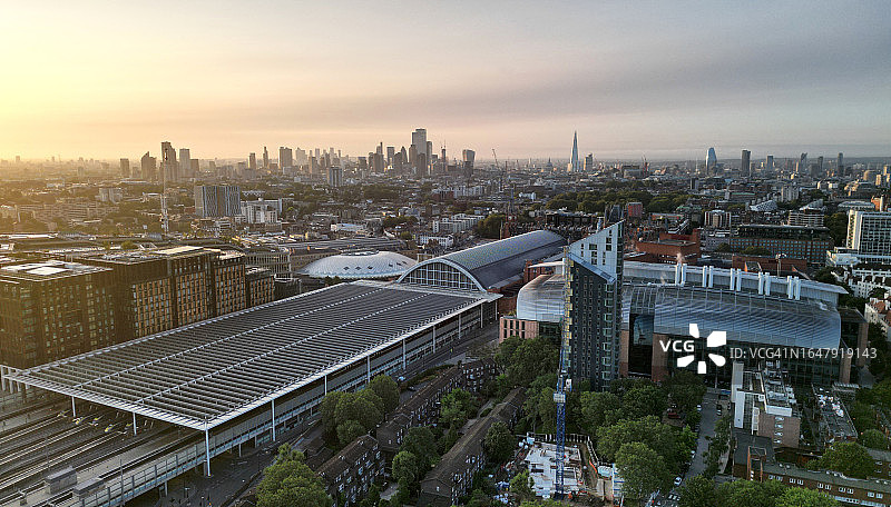 国王十字车站日出图片素材