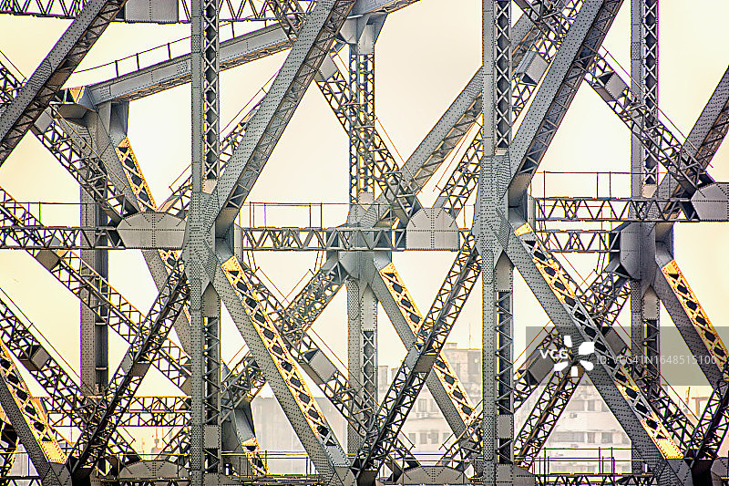 用长焦镜头拍摄的豪拉桥钢结构局部图片素材