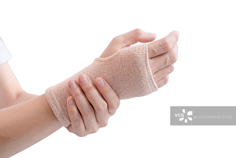 年轻女人手部受伤缠着纱布绷带，白色背景图片素材