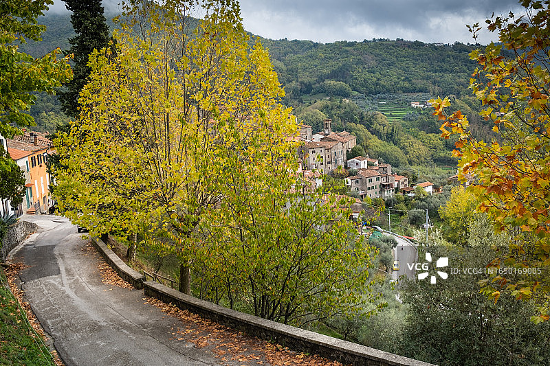 瓦莱里亚纳的卡斯特尔韦基奥 - 意大利托斯卡纳区皮斯托亚省图片素材