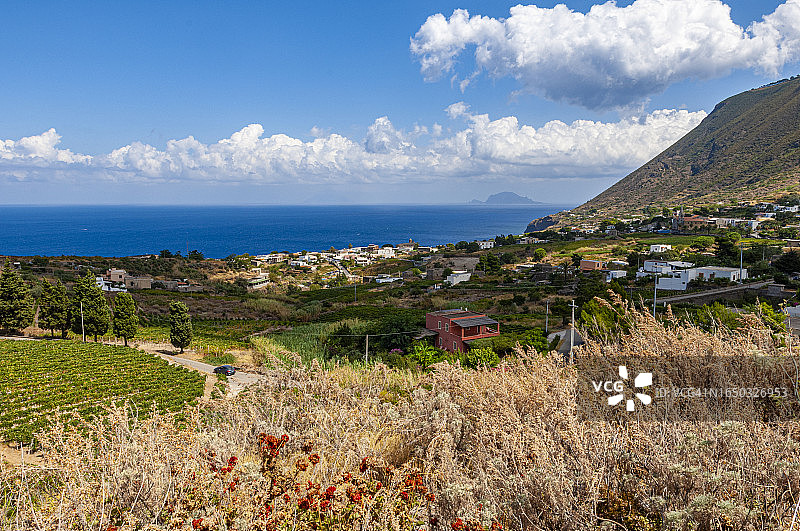 萨利纳岛马尔法村风光图片素材