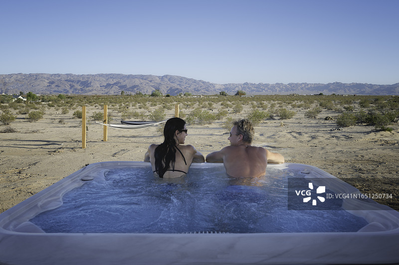 双人按摩浴缸图片素材