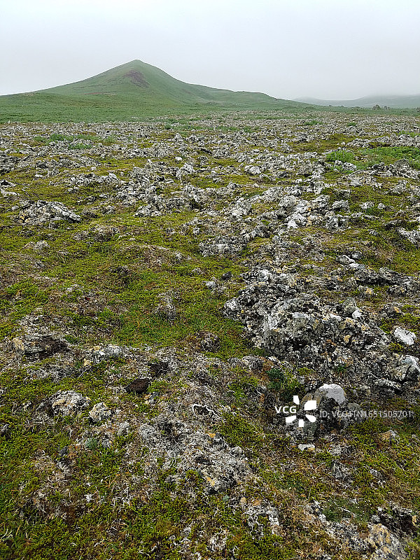 圣保罗火山岛上的古老熔岩流图片素材