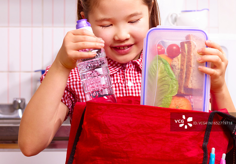 准备学校午餐图片素材