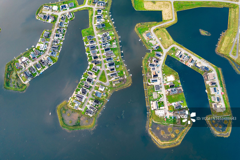 气候中和的半岛住宅区景观航拍照片图片素材