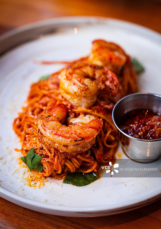 香辣虾仁意面图片素材