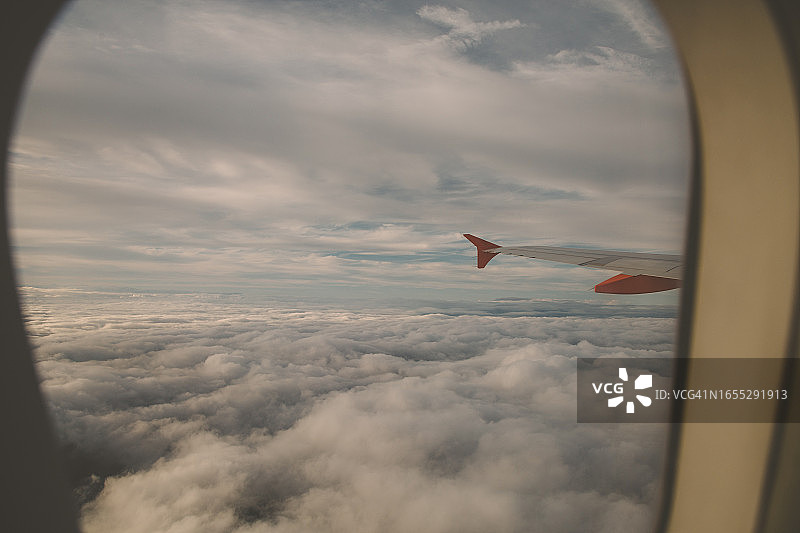 从飞机舷窗欣赏到的美丽景色图片素材